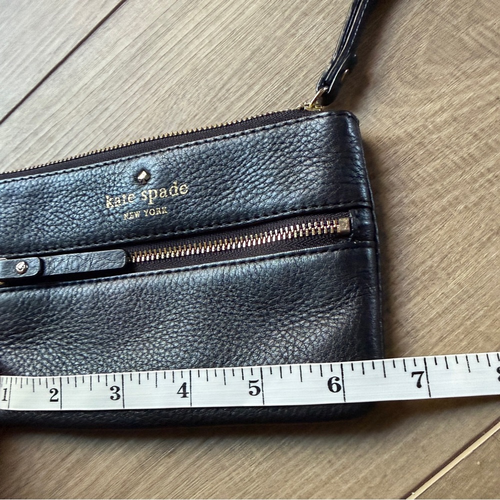 Kate Spade Black Leather Wristlet Pebbled 6.5x4” 2 Zip Compartments - Picture 4 of 13